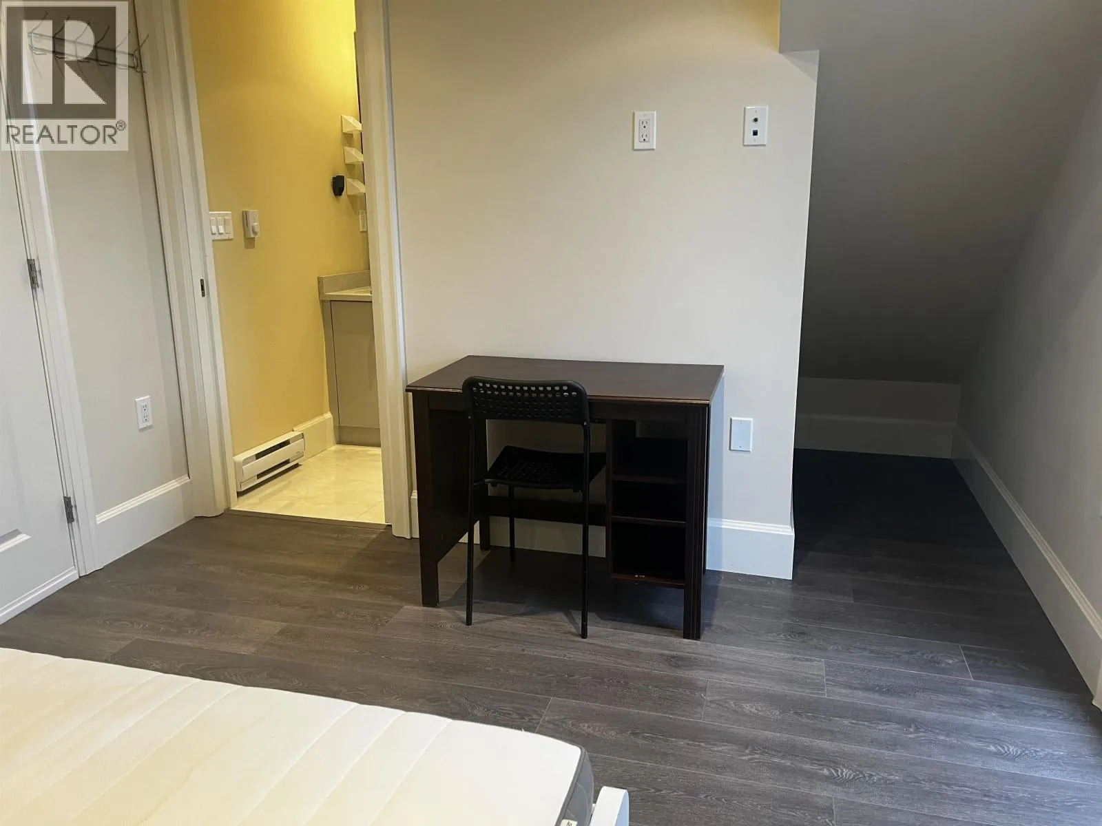Laneway House-5x E 51TH AVENUE