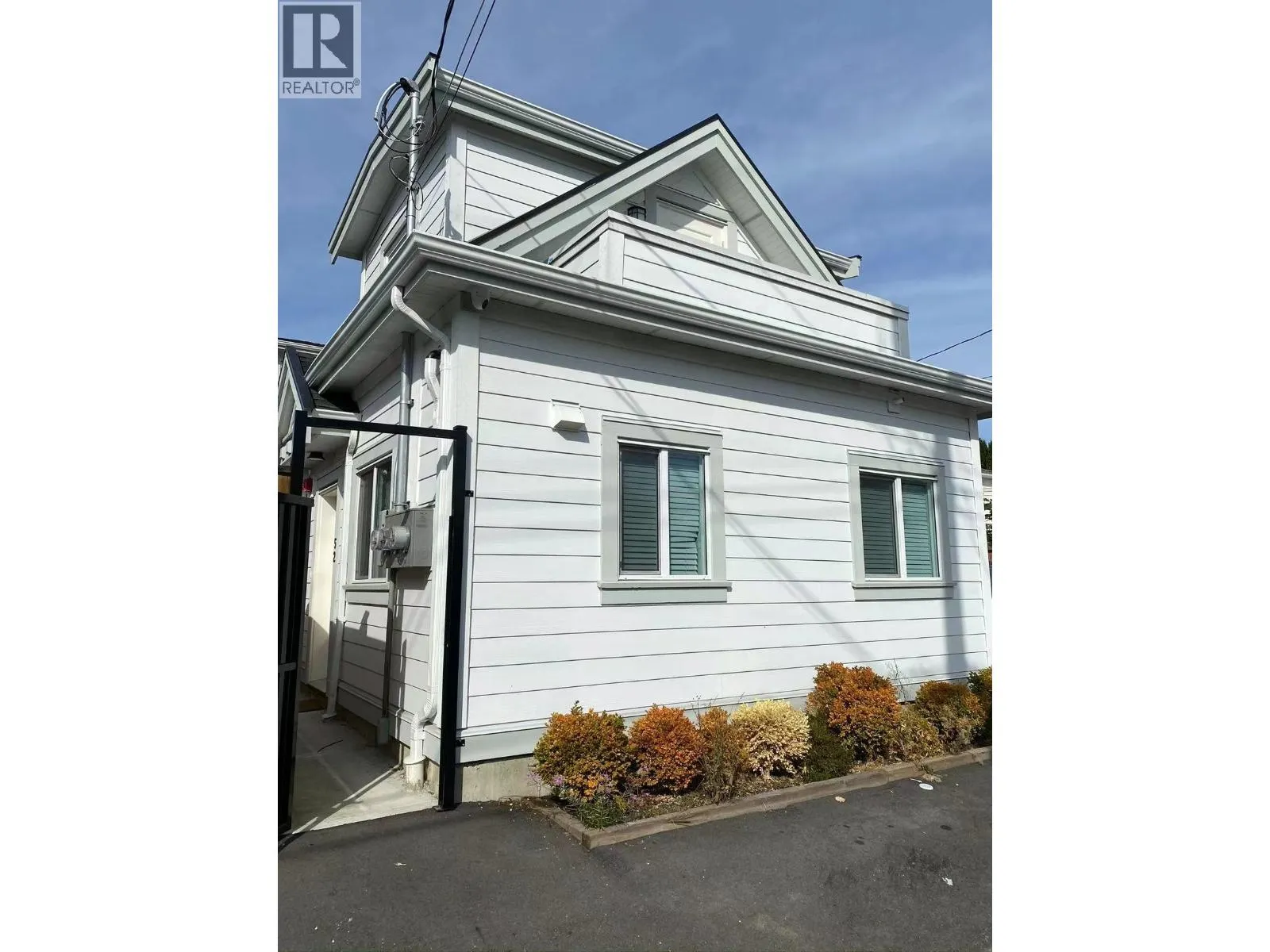 Laneway House-5x E 51TH AVENUE