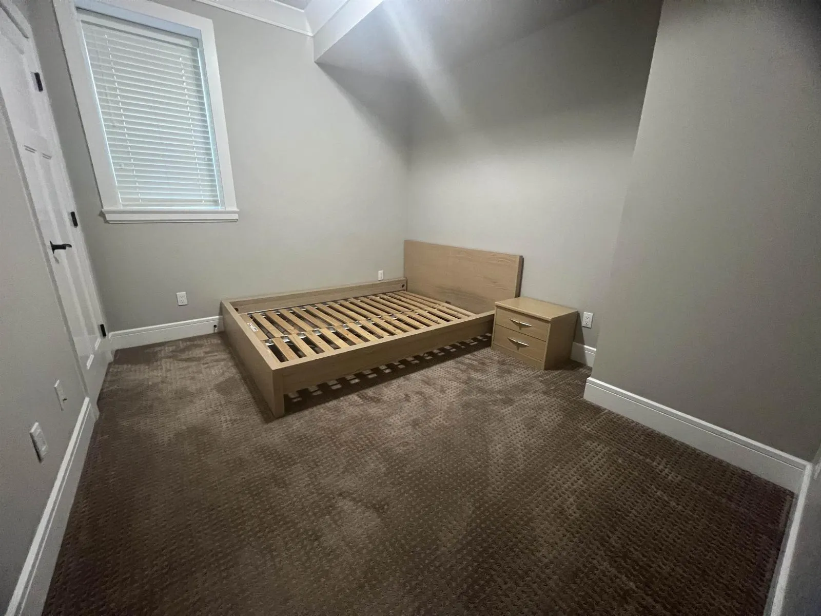 Basement-16xxx 25TH AVENUE