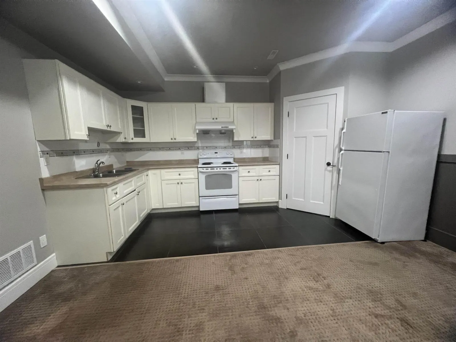 Basement-16xxx 25TH AVENUE