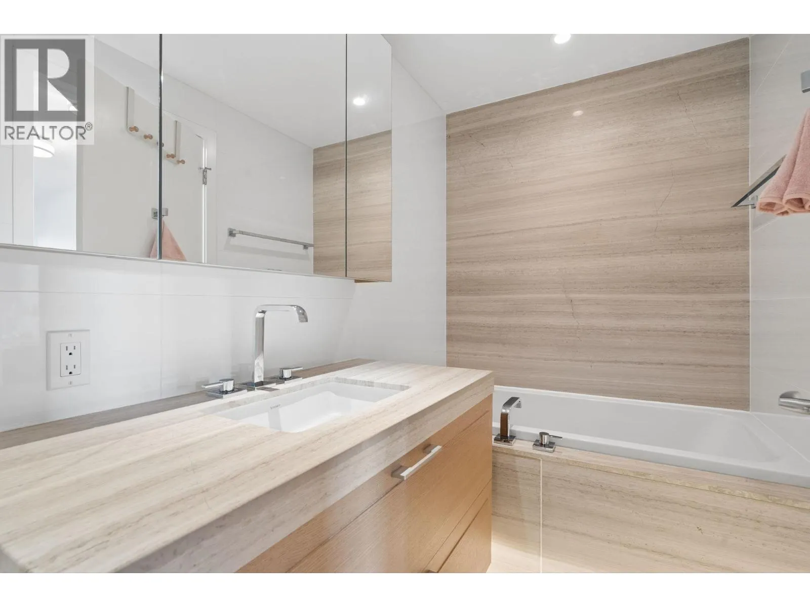 310 1515 ATLAS LANE