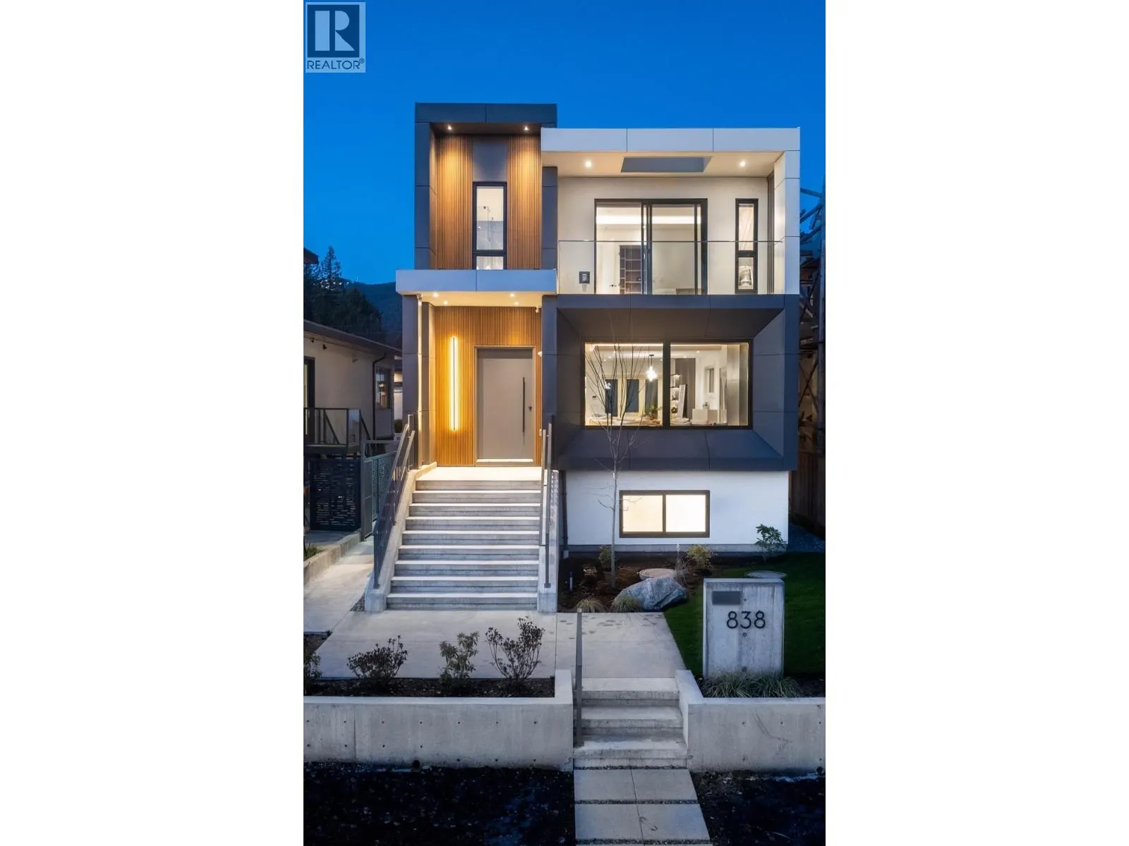 838 E 14TH STREET