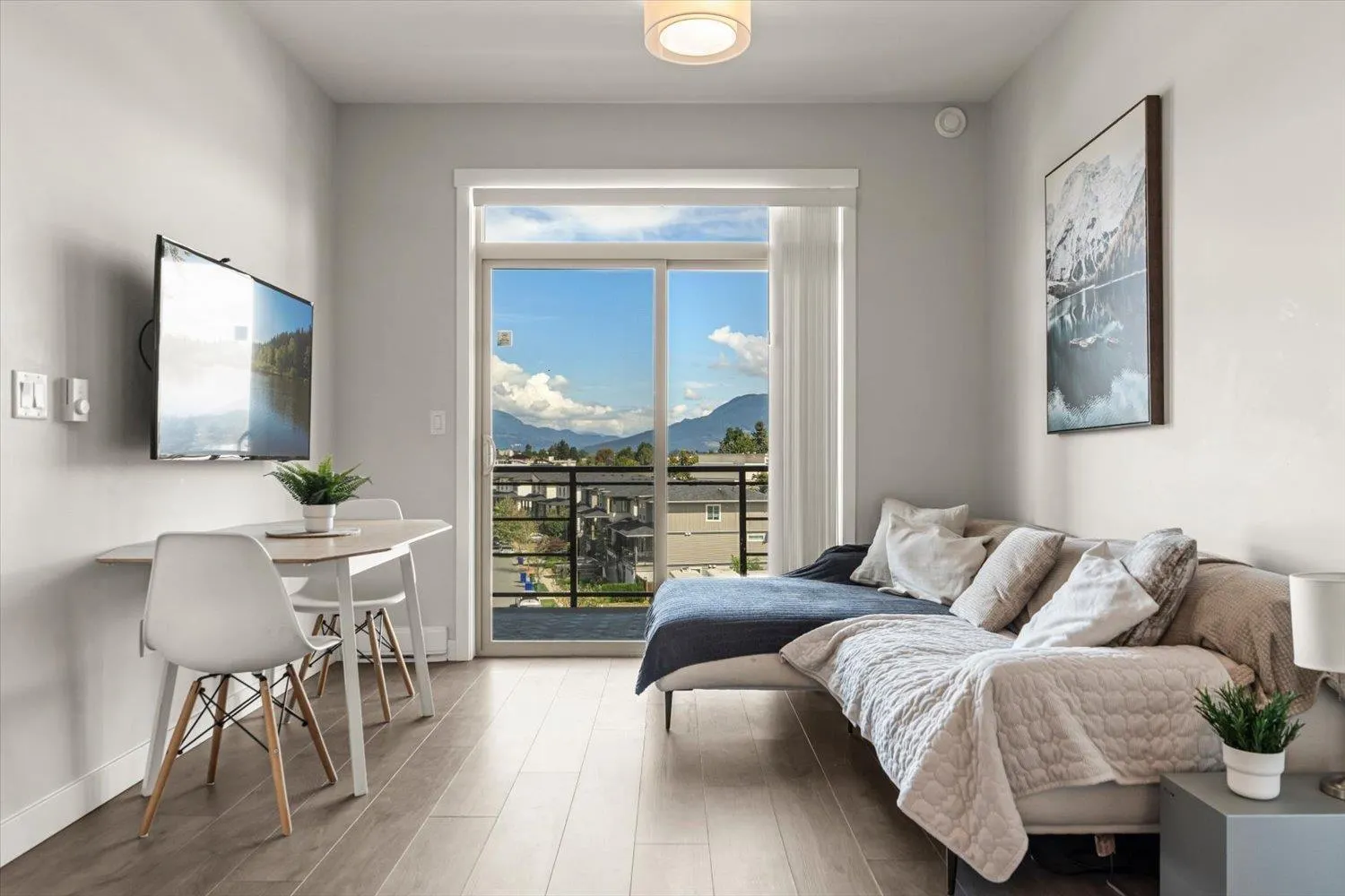 501 45562 AIRPORT ROAD|Chilliwack Proper South