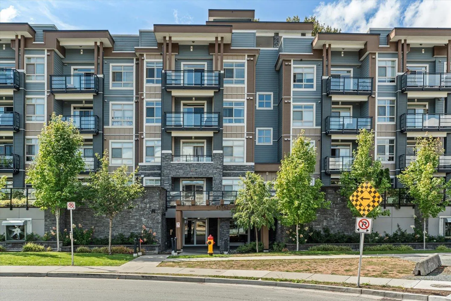 501 45562 AIRPORT ROAD|Chilliwack Proper South