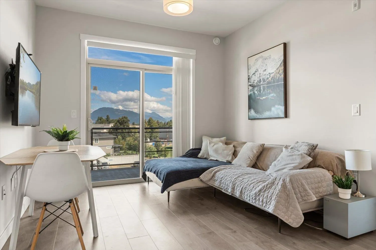 501 45562 AIRPORT ROAD|Chilliwack Proper South