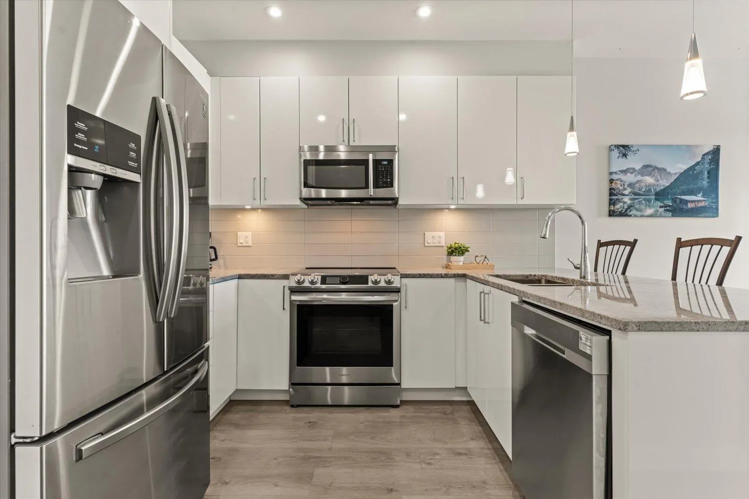 501 45562 AIRPORT ROAD|Chilliwack Proper South
