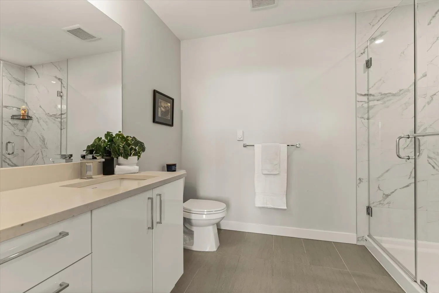 501 45562 AIRPORT ROAD|Chilliwack Proper South