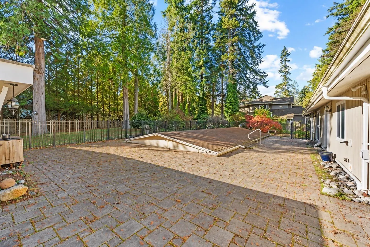 13284 CRESCENT ROAD