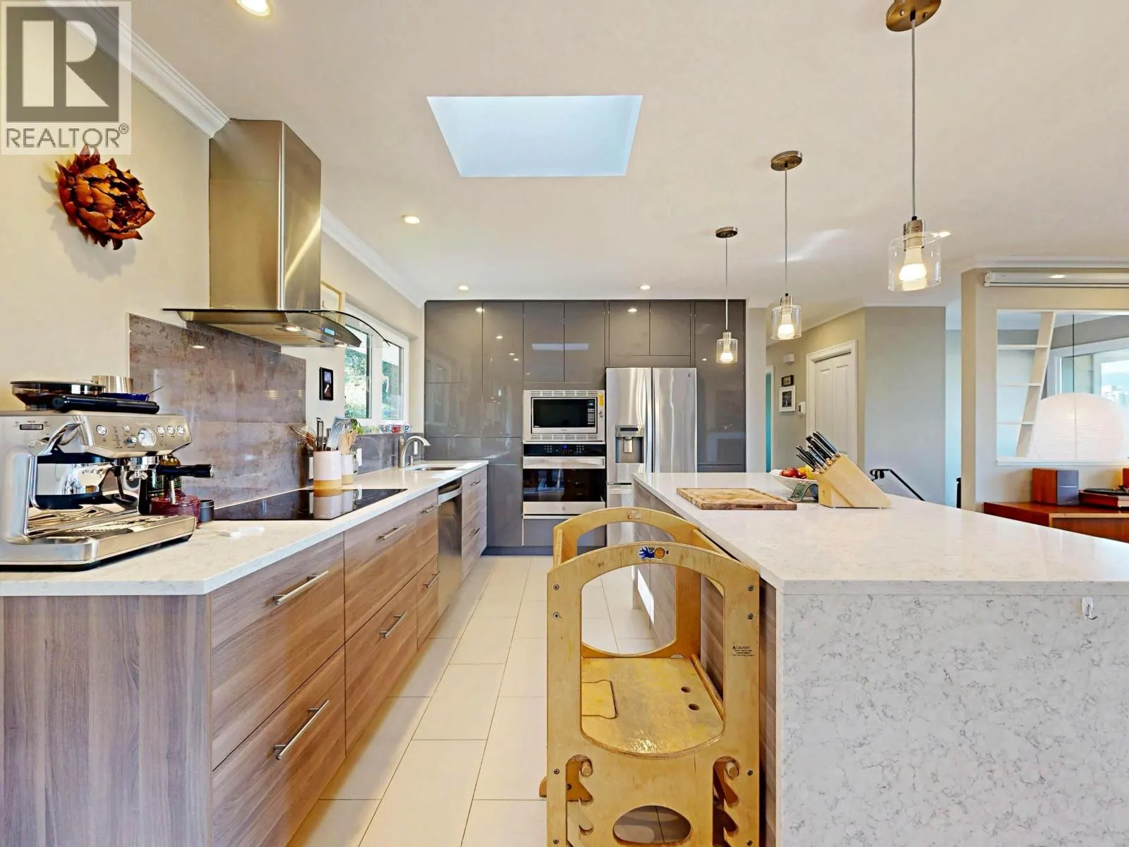 3363 VIEWMOUNT PLACE