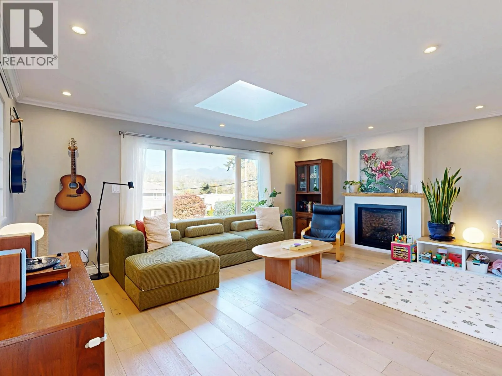3363 VIEWMOUNT PLACE