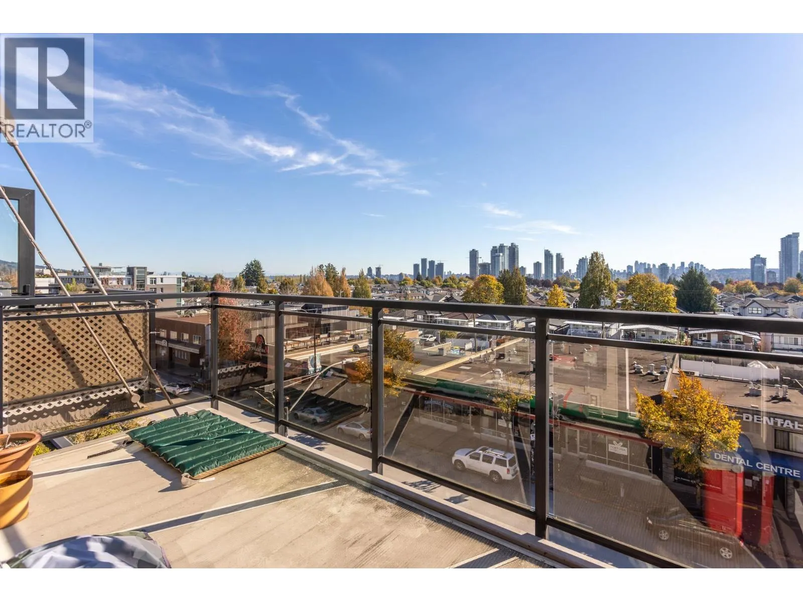 406 4223 HASTINGS STREET