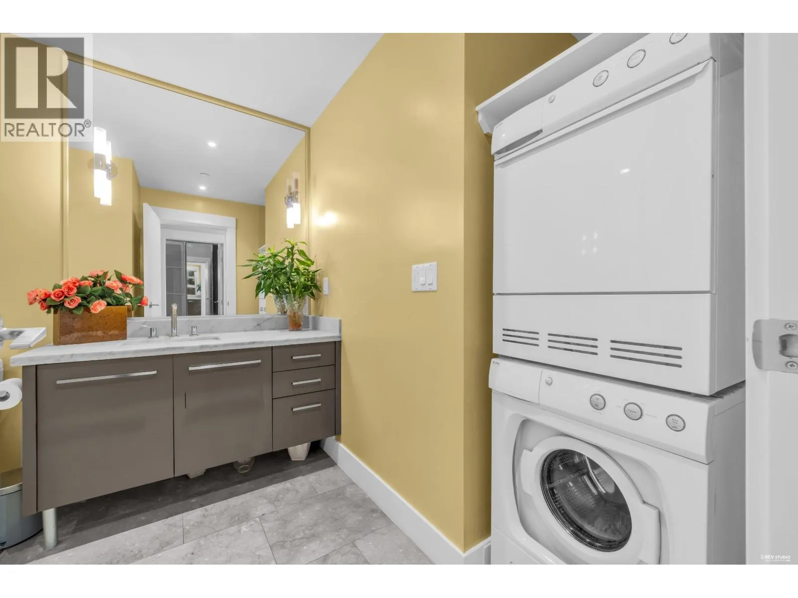 201 650 EVERGREEN PLACE