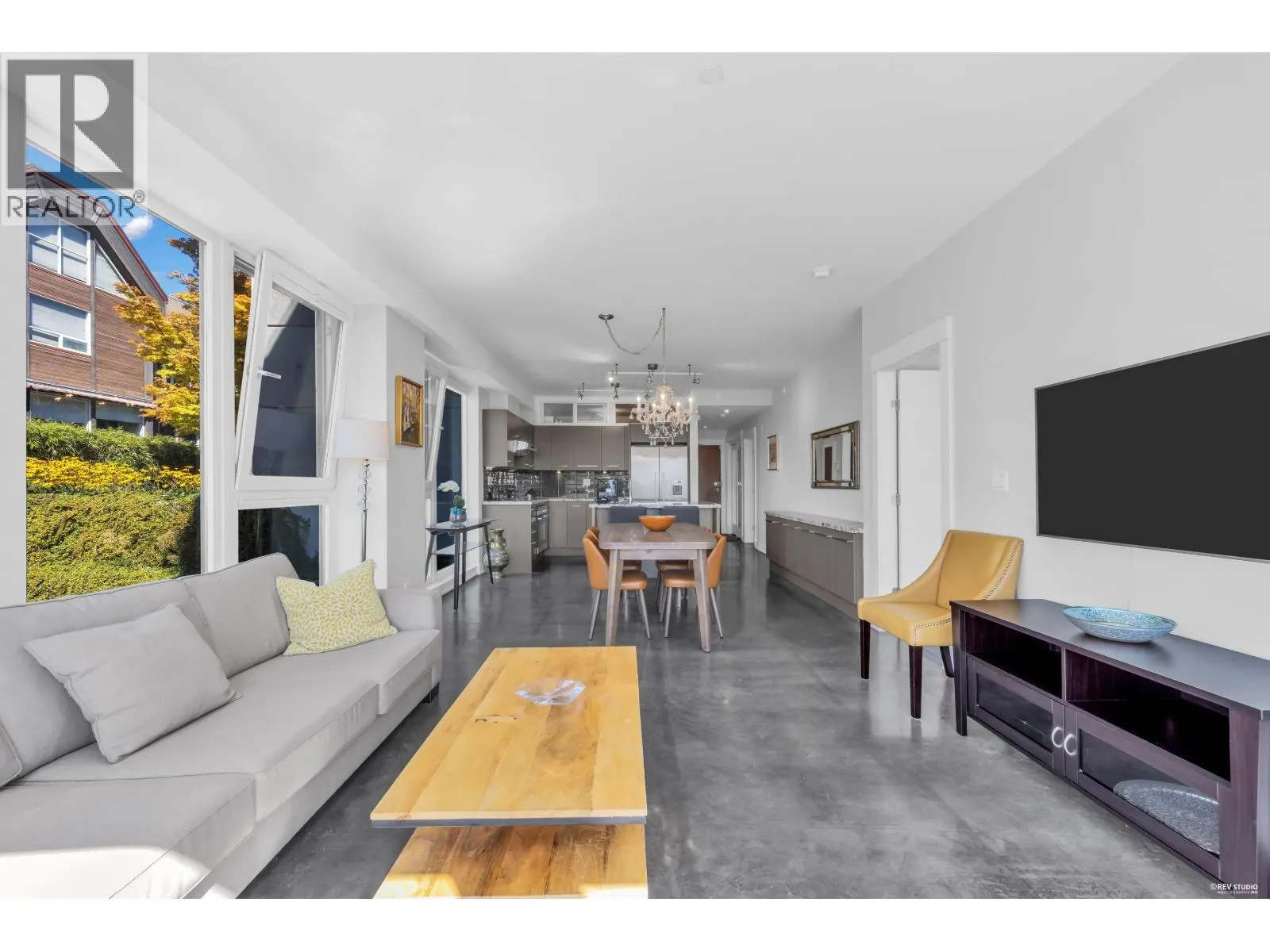 201 650 EVERGREEN PLACE