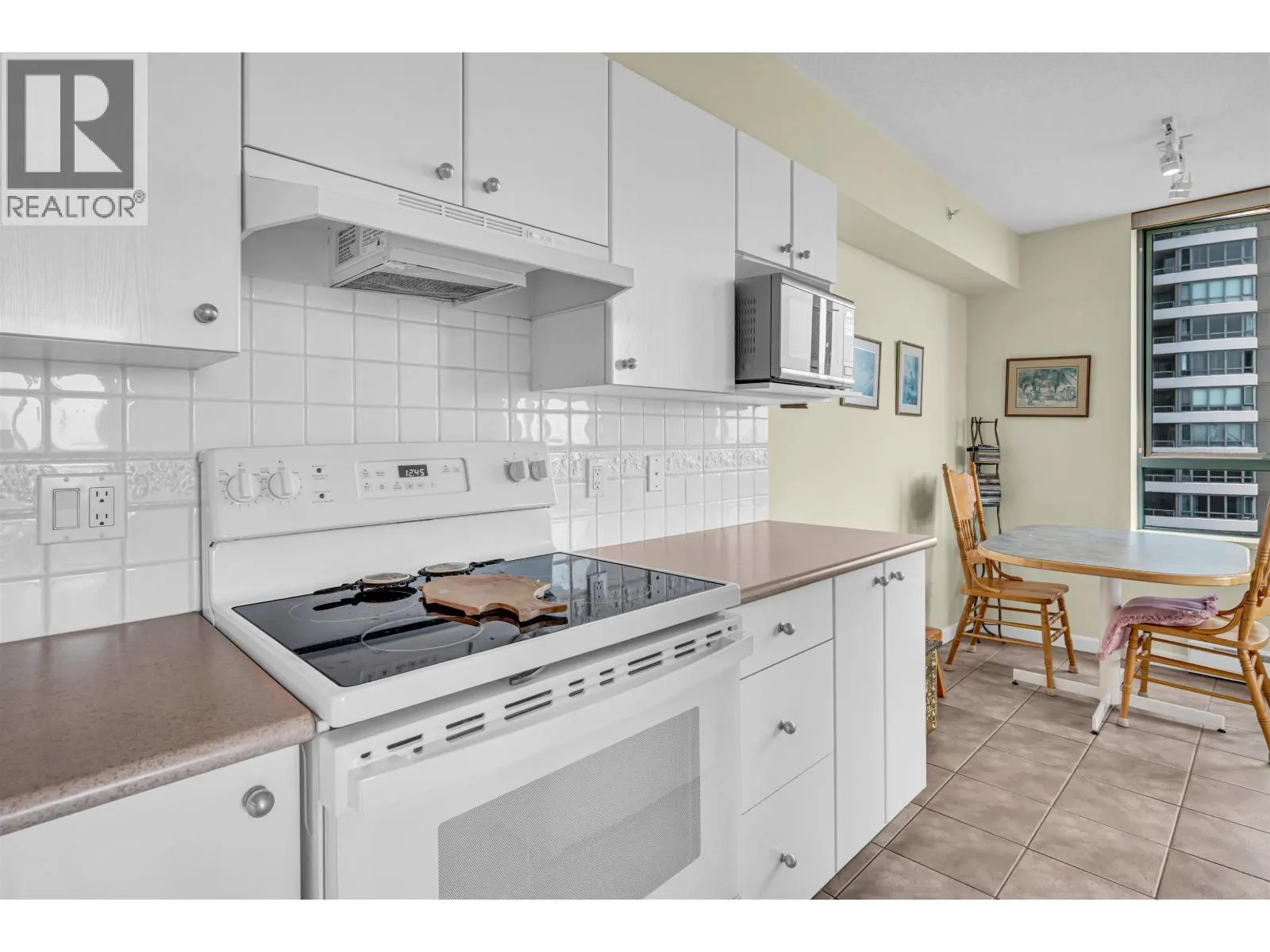 803 6611 SOUTHOAKS CRESCENT