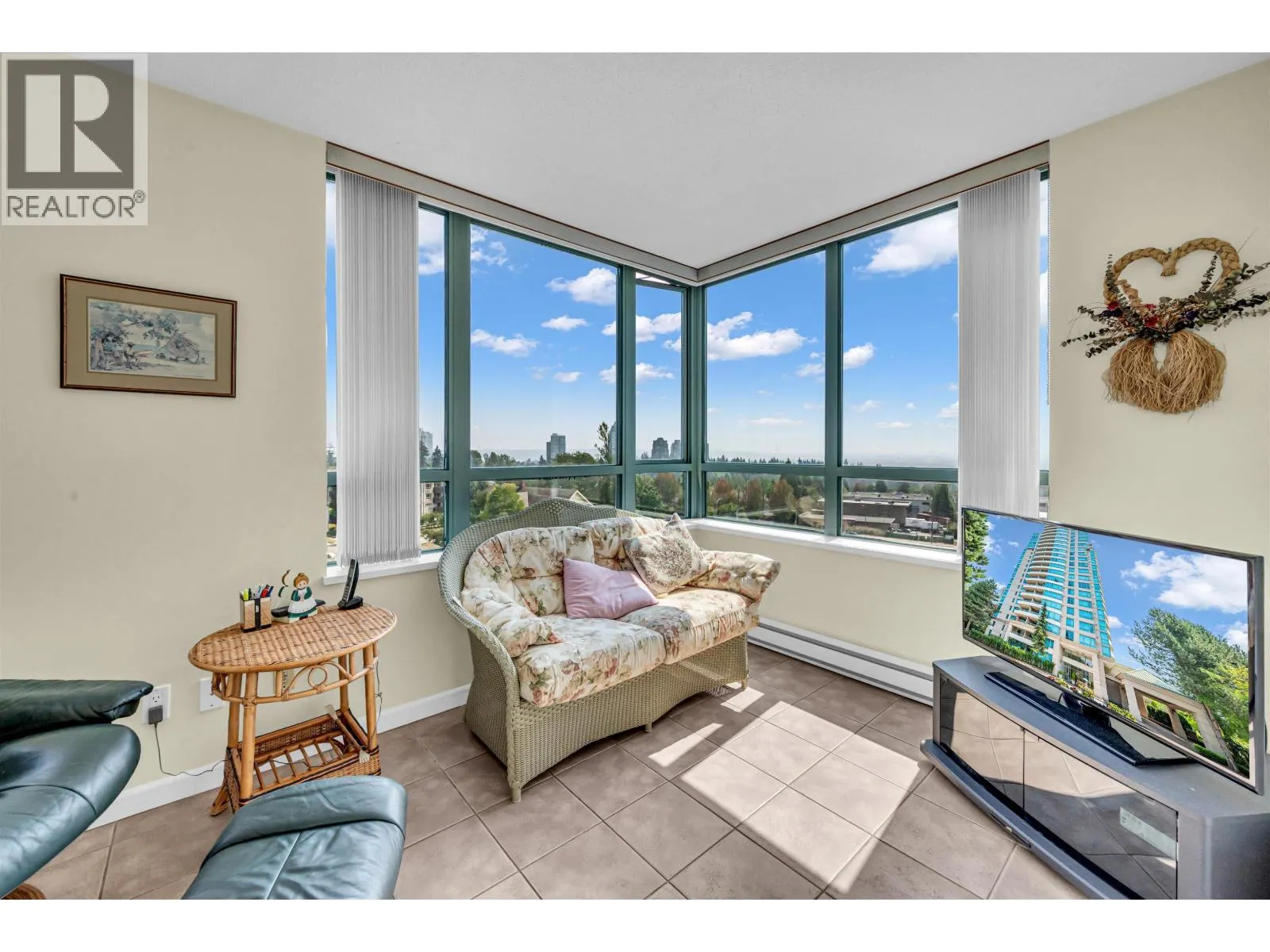 803 6611 SOUTHOAKS CRESCENT