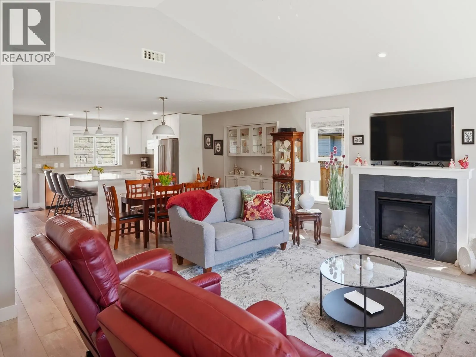 1024 CELIA CRESCENT
