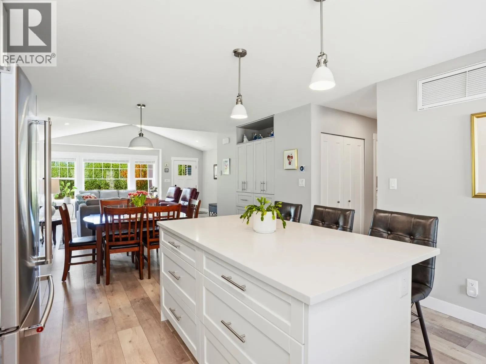 1024 CELIA CRESCENT