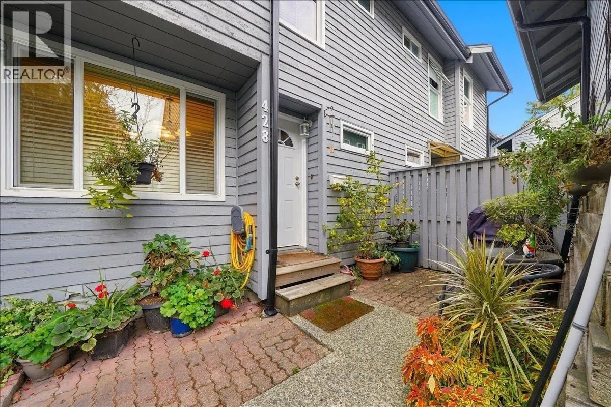 428 LEHMAN PLACE