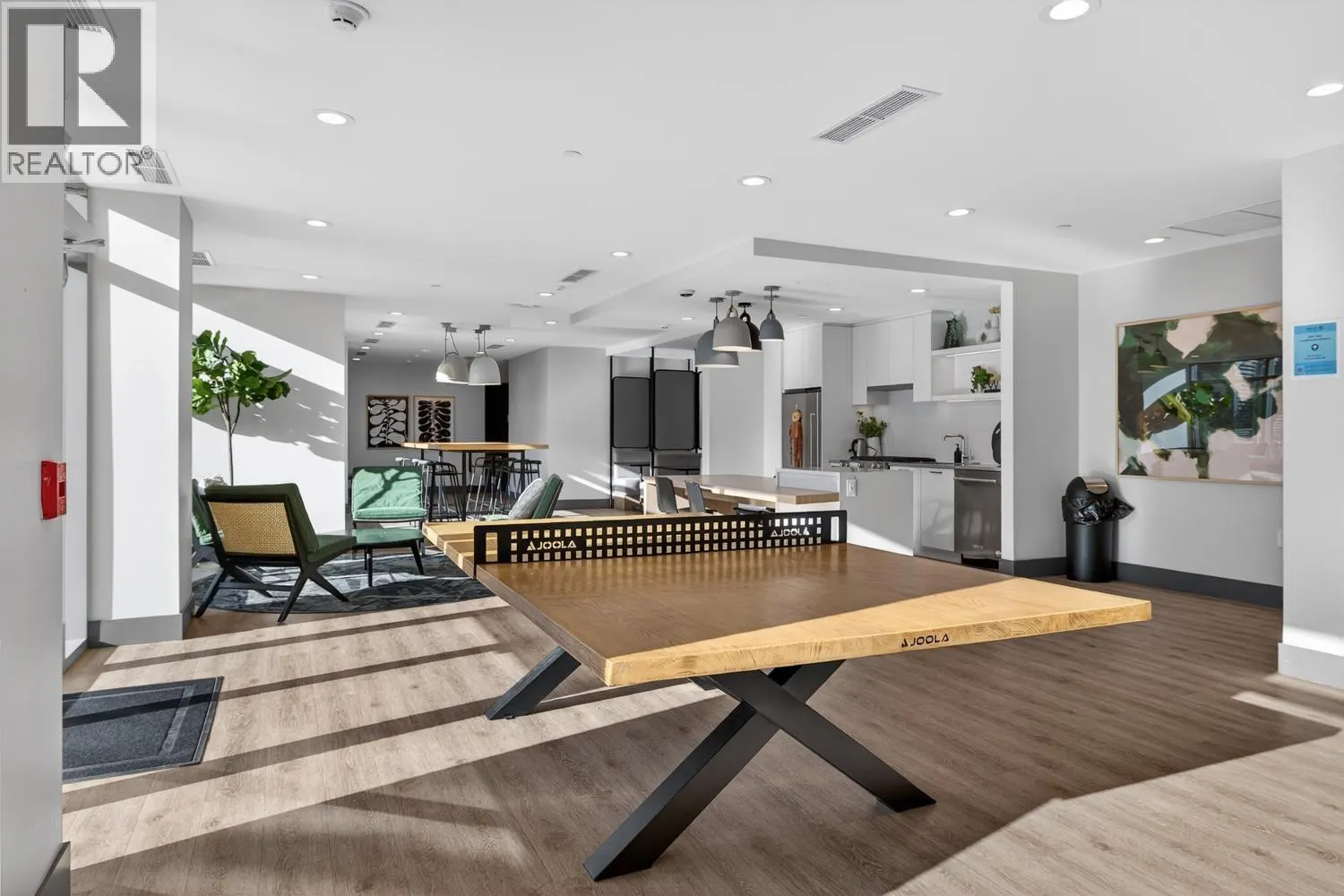 3 8693 OOLICHAN WAY