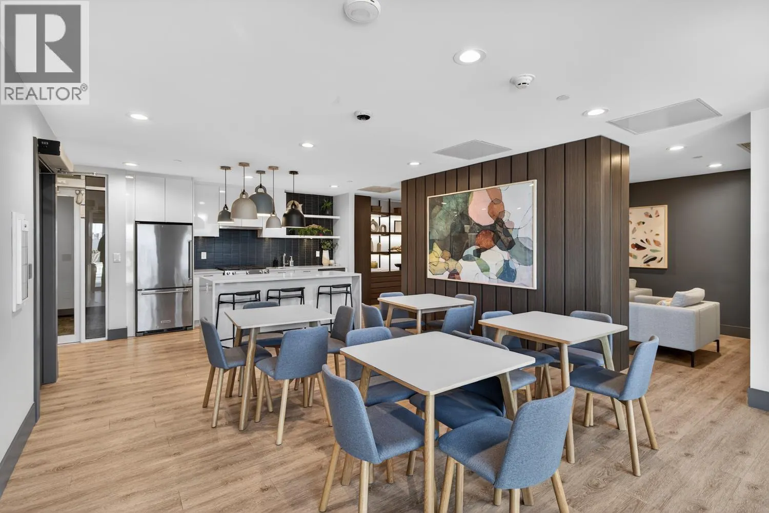 3 8693 OOLICHAN WAY