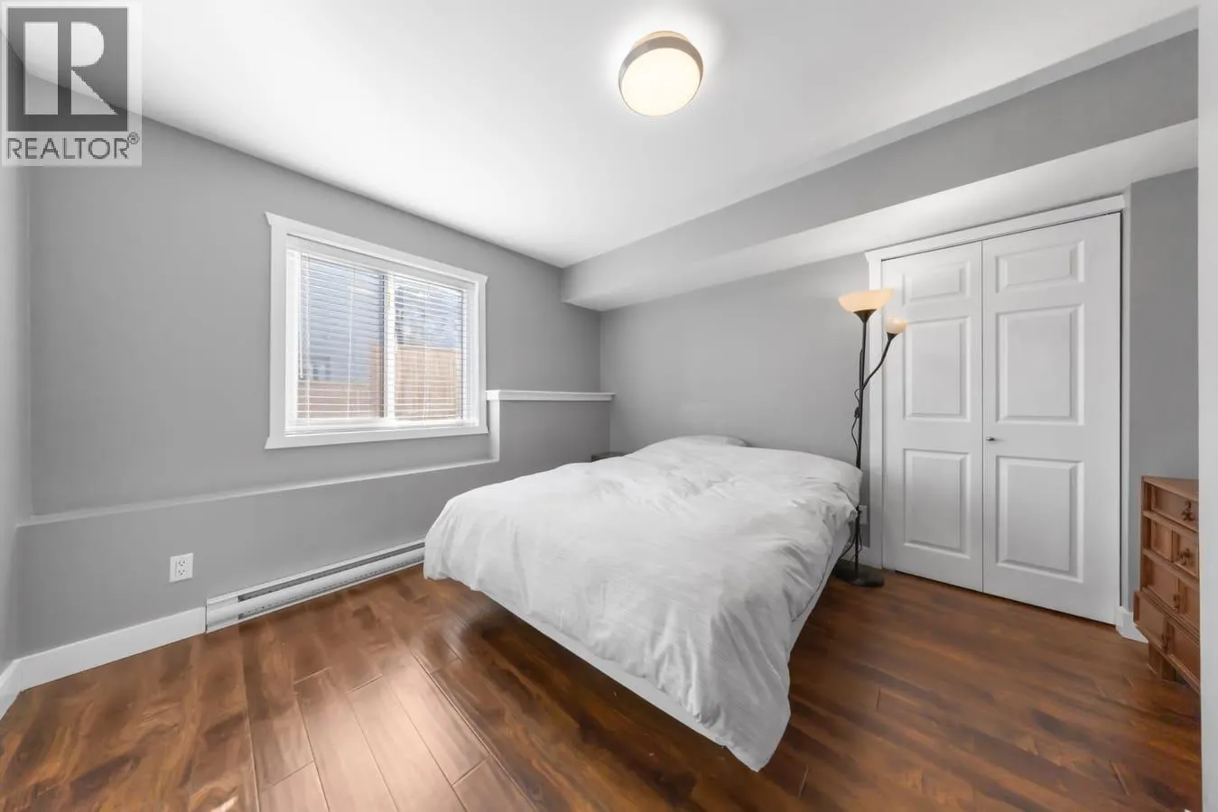 2137 PARAPET TERRACE