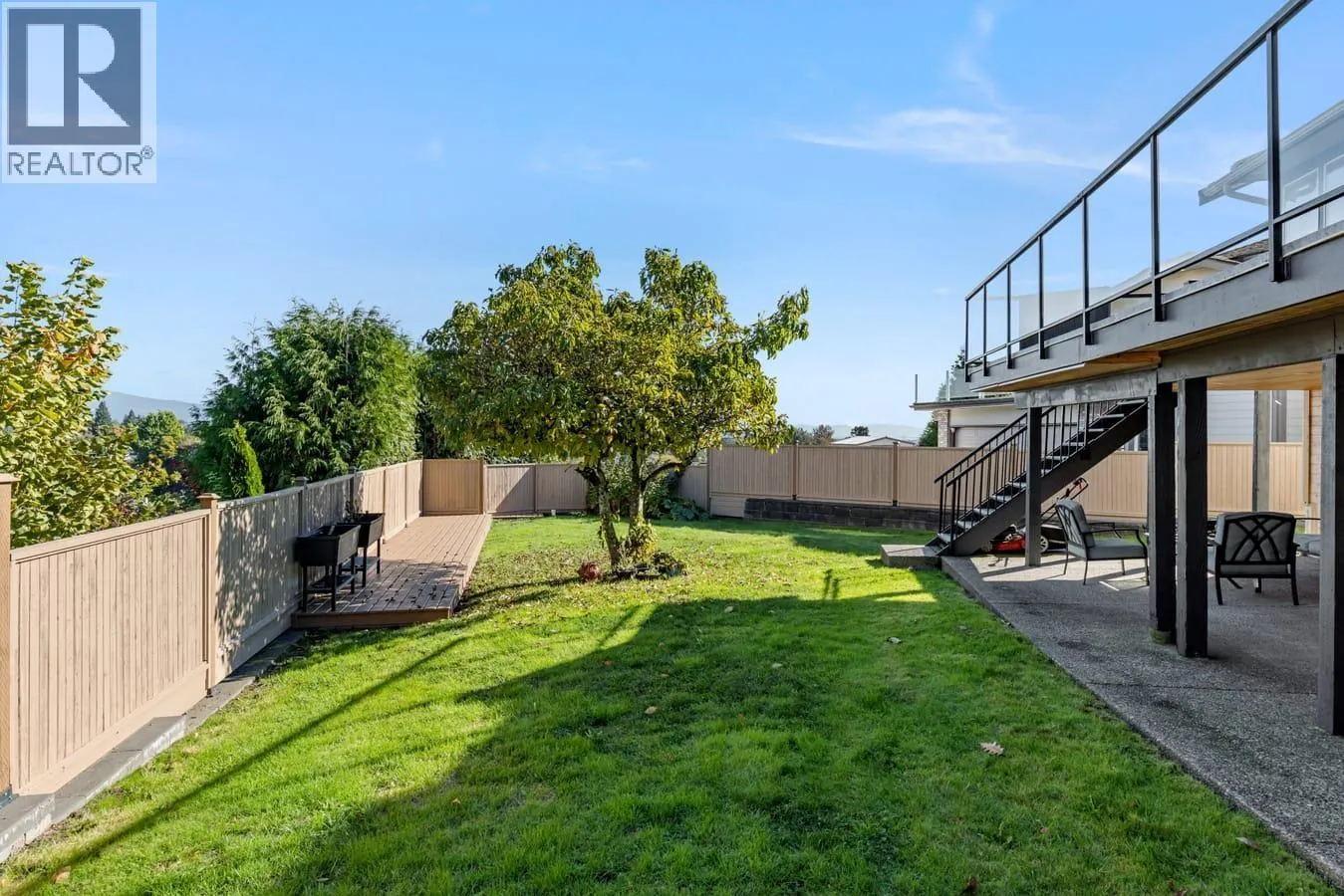 2137 PARAPET TERRACE