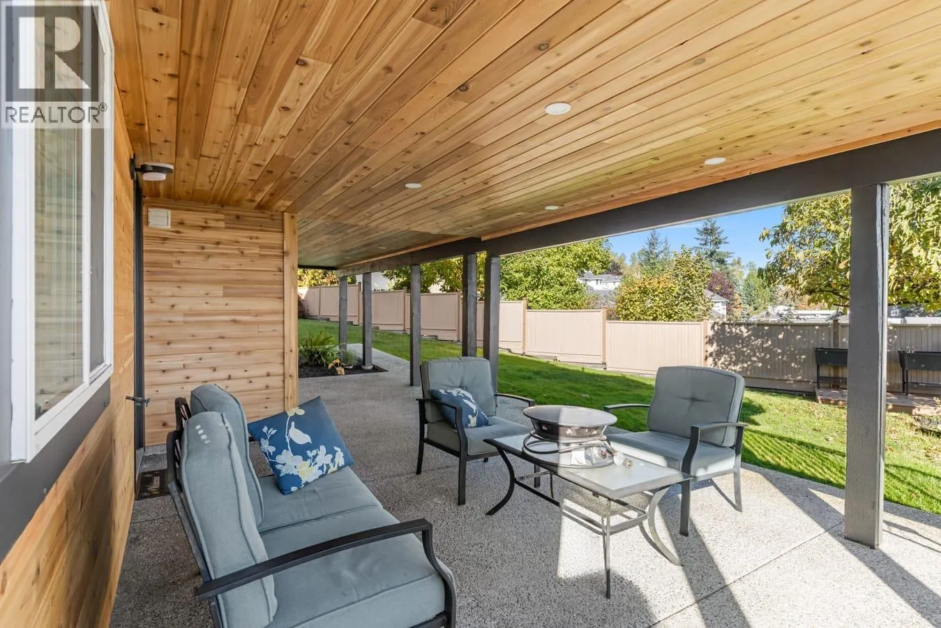 2137 PARAPET TERRACE