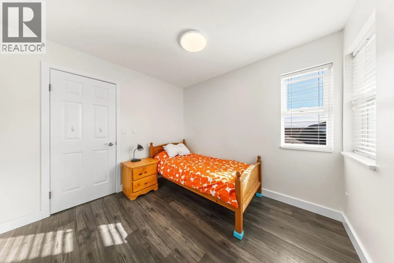2137 PARAPET TERRACE