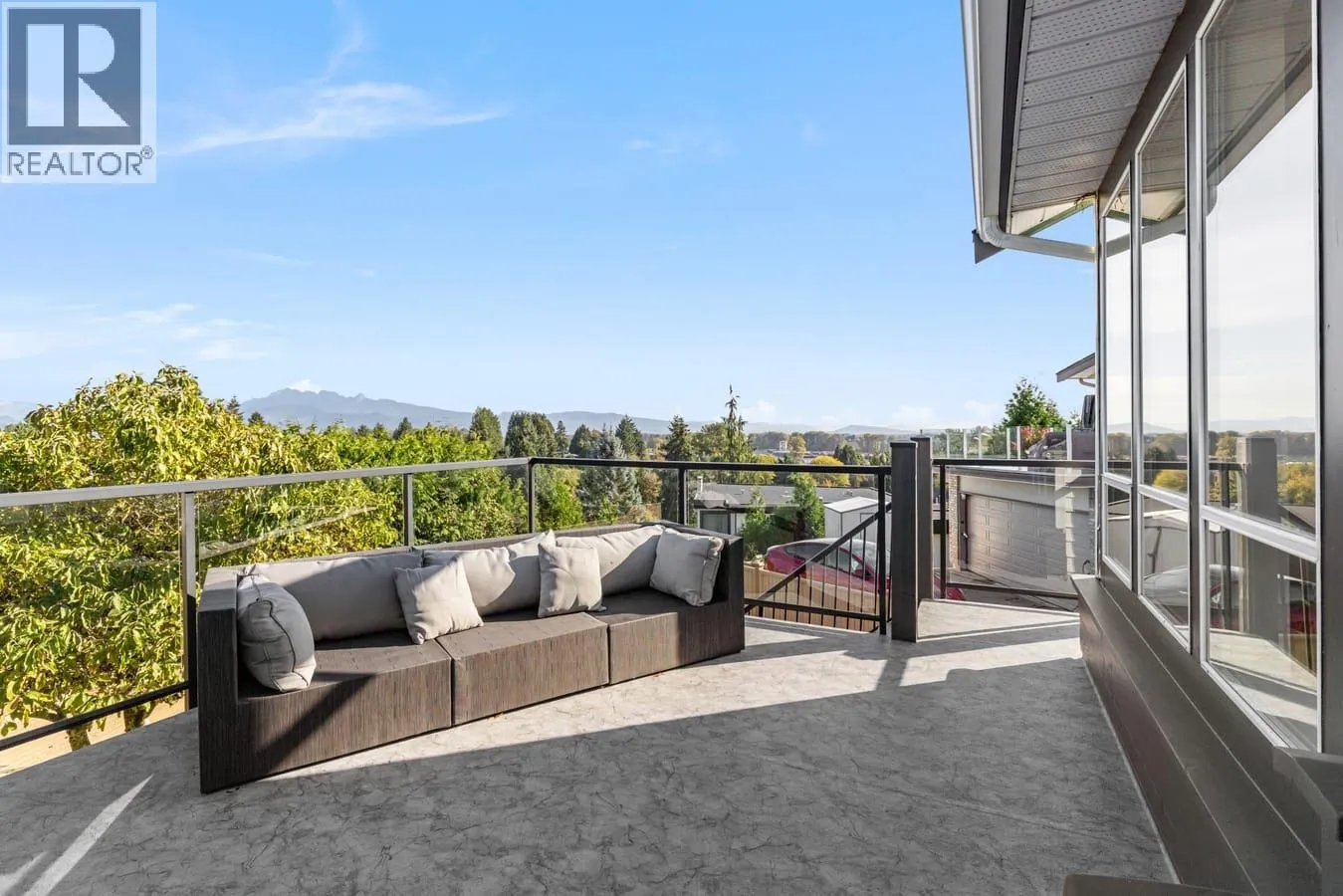 2137 PARAPET TERRACE