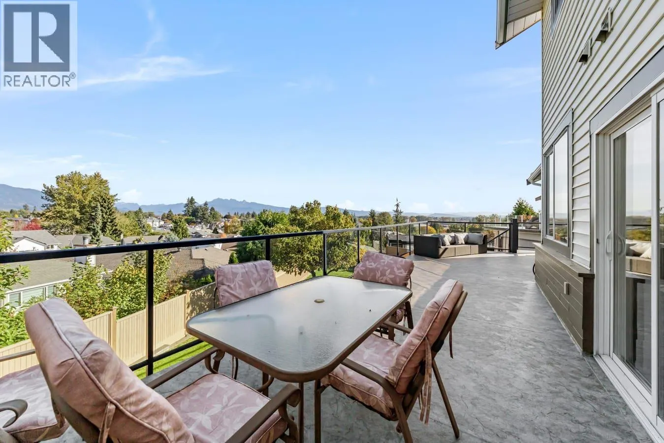 2137 PARAPET TERRACE