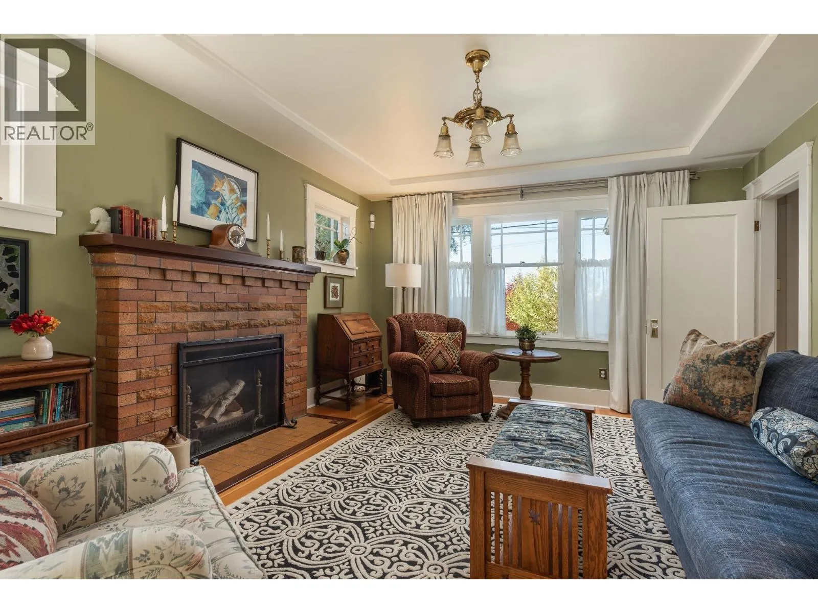 309 NINTH STREET