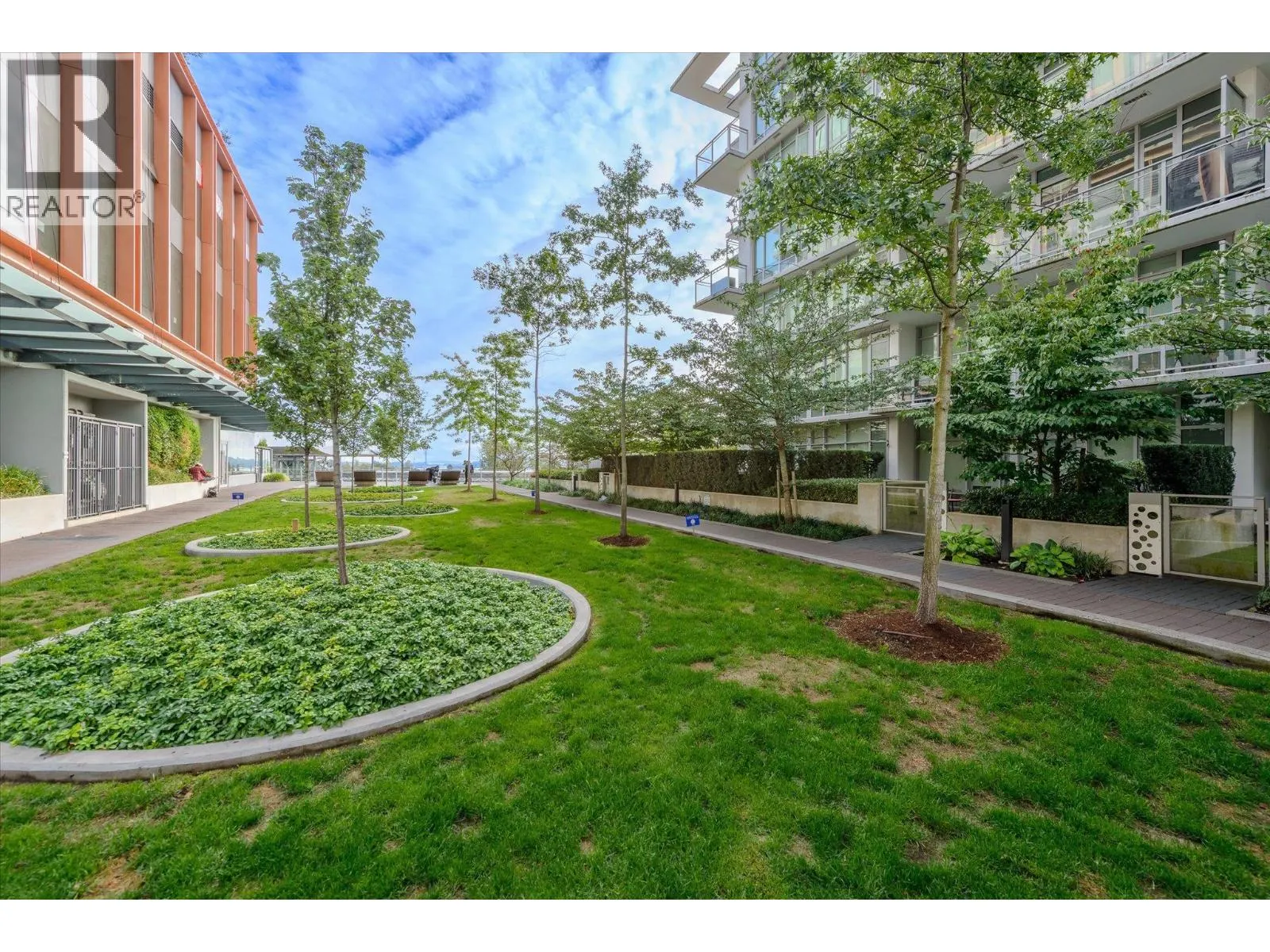 708 258 NELSON'S COURT