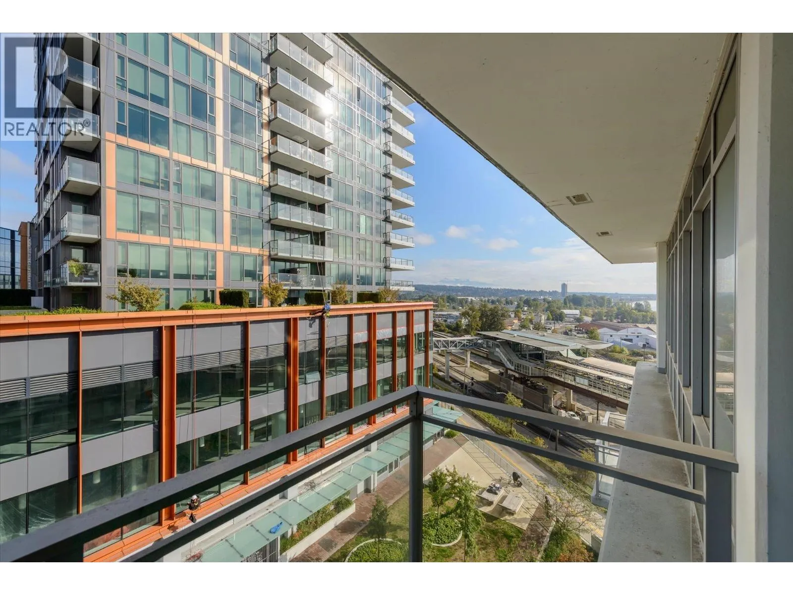708 258 NELSON'S COURT
