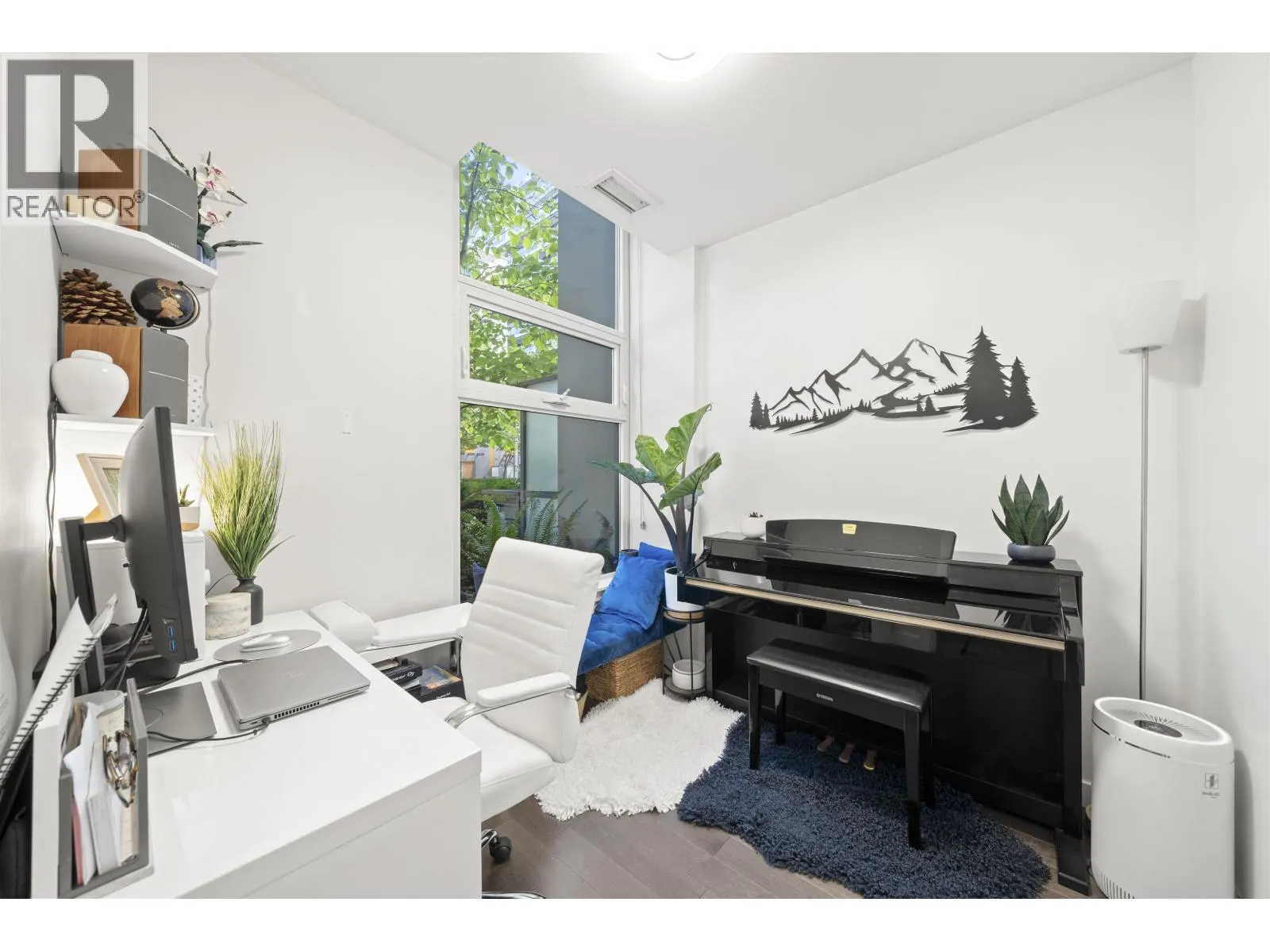 70 W 1ST AVENUE