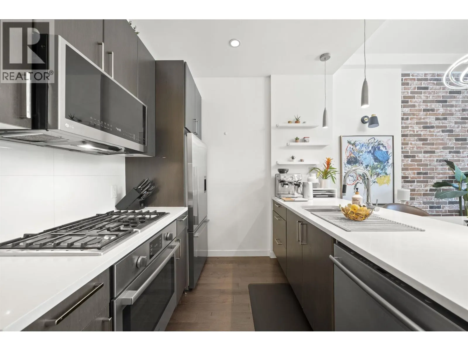 70 W 1ST AVENUE