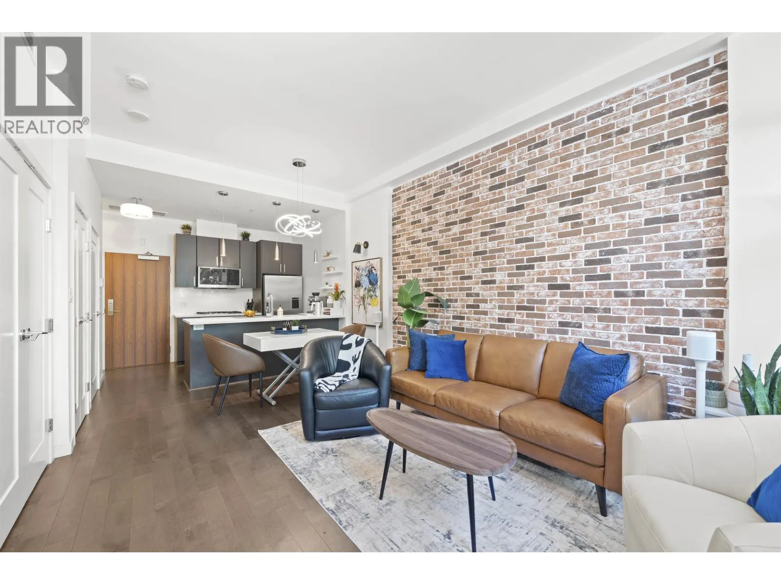 70 W 1ST AVENUE