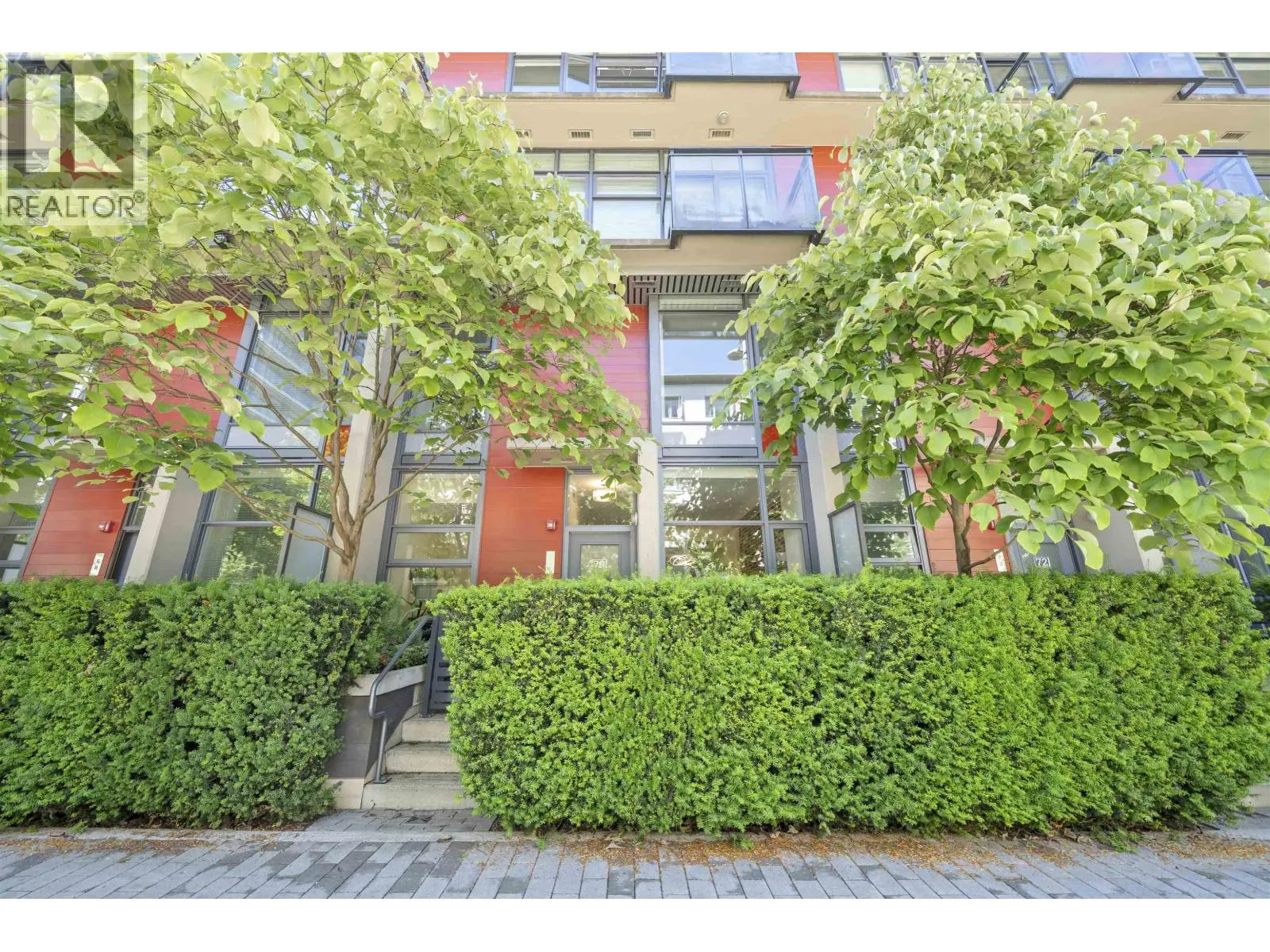 70 W 1ST AVENUE