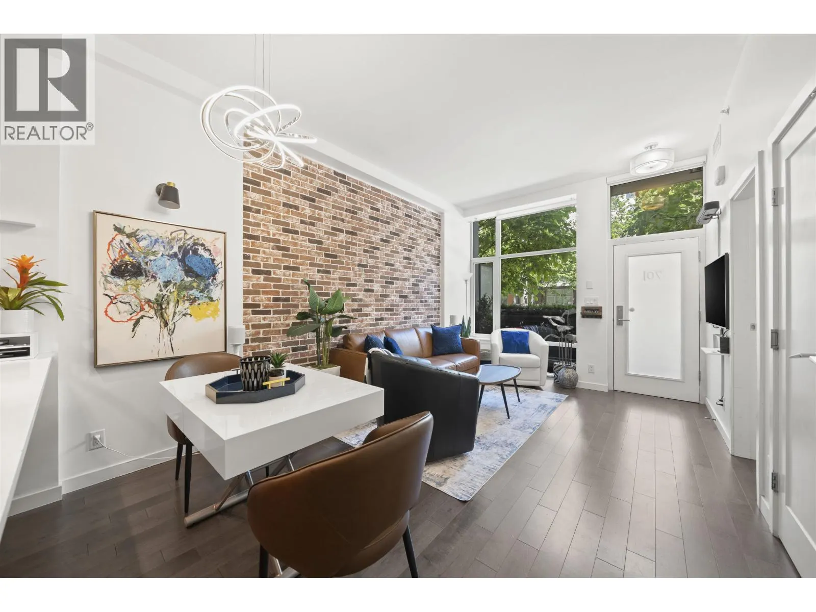 70 W 1ST AVENUE
