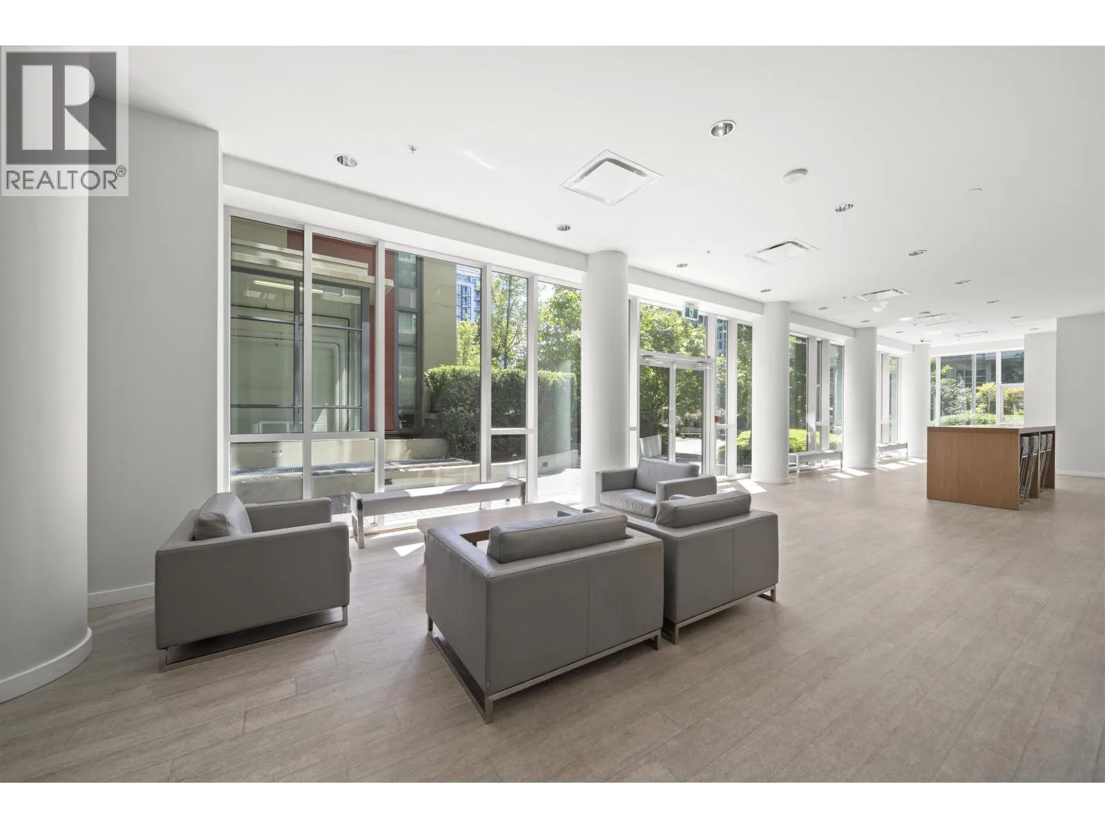 70 W 1ST AVENUE