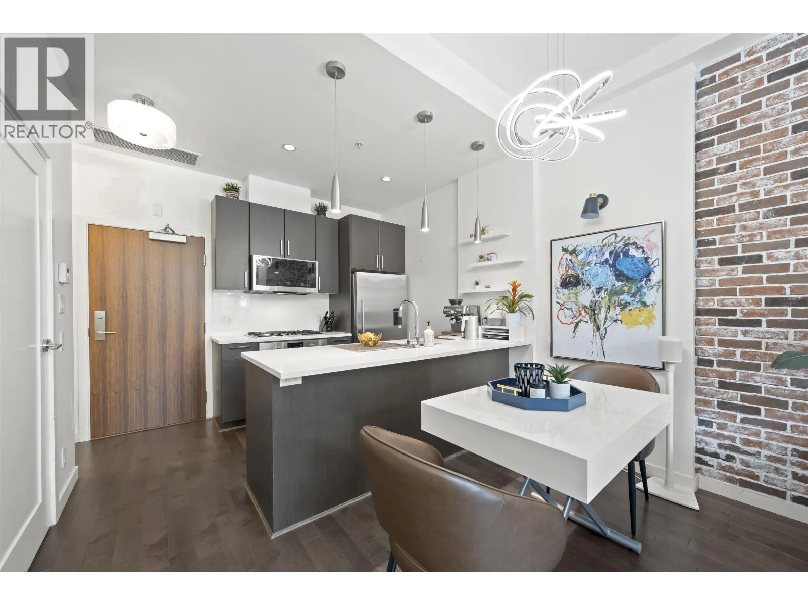 70 W 1ST AVENUE