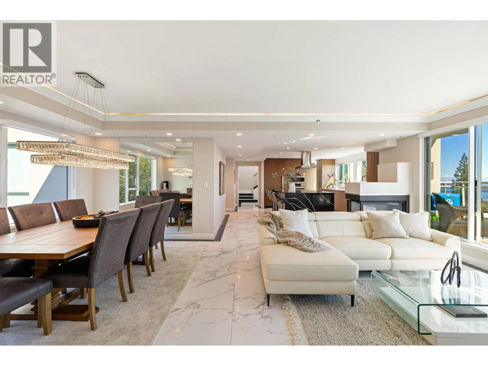 701 3105 DEER RIDGE DRIVE