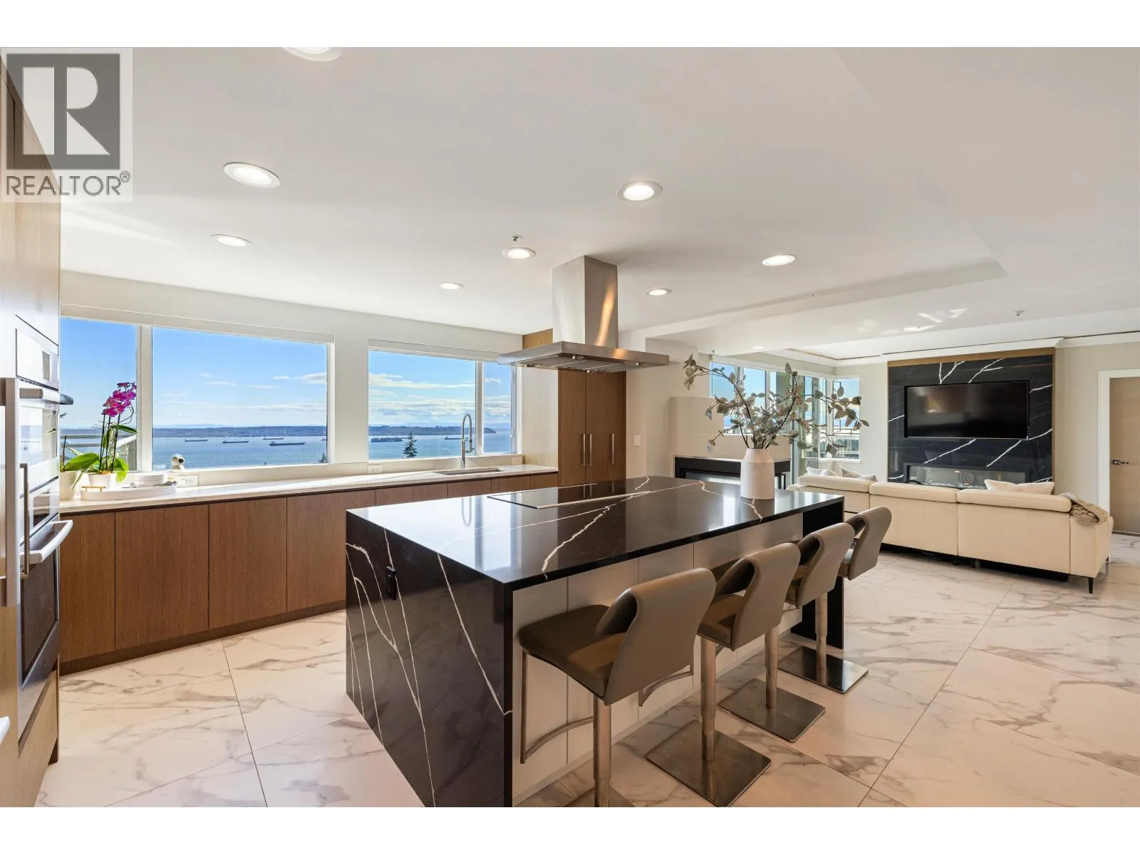 701 3105 DEER RIDGE DRIVE