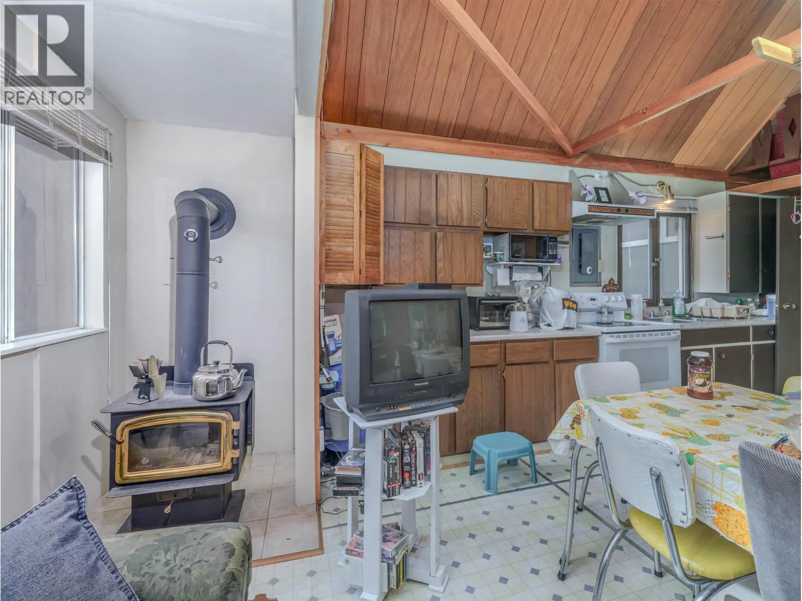 920 S GREEN LAKE ROAD