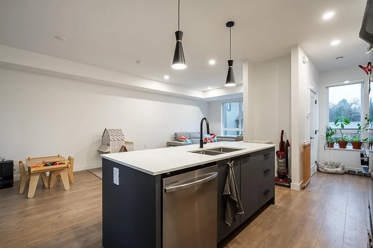 14 10527 155 STREET