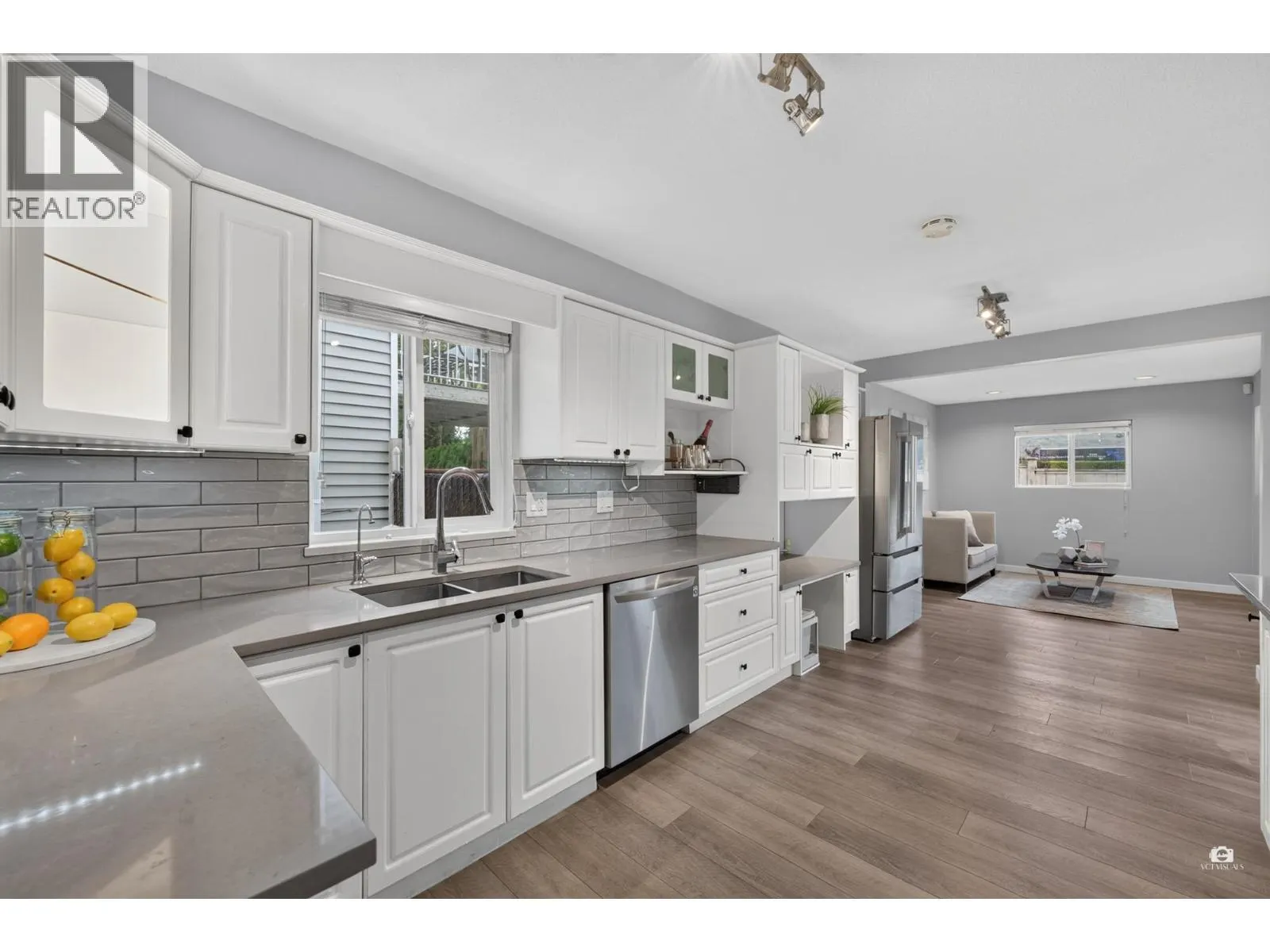 2550 RAVEN COURT