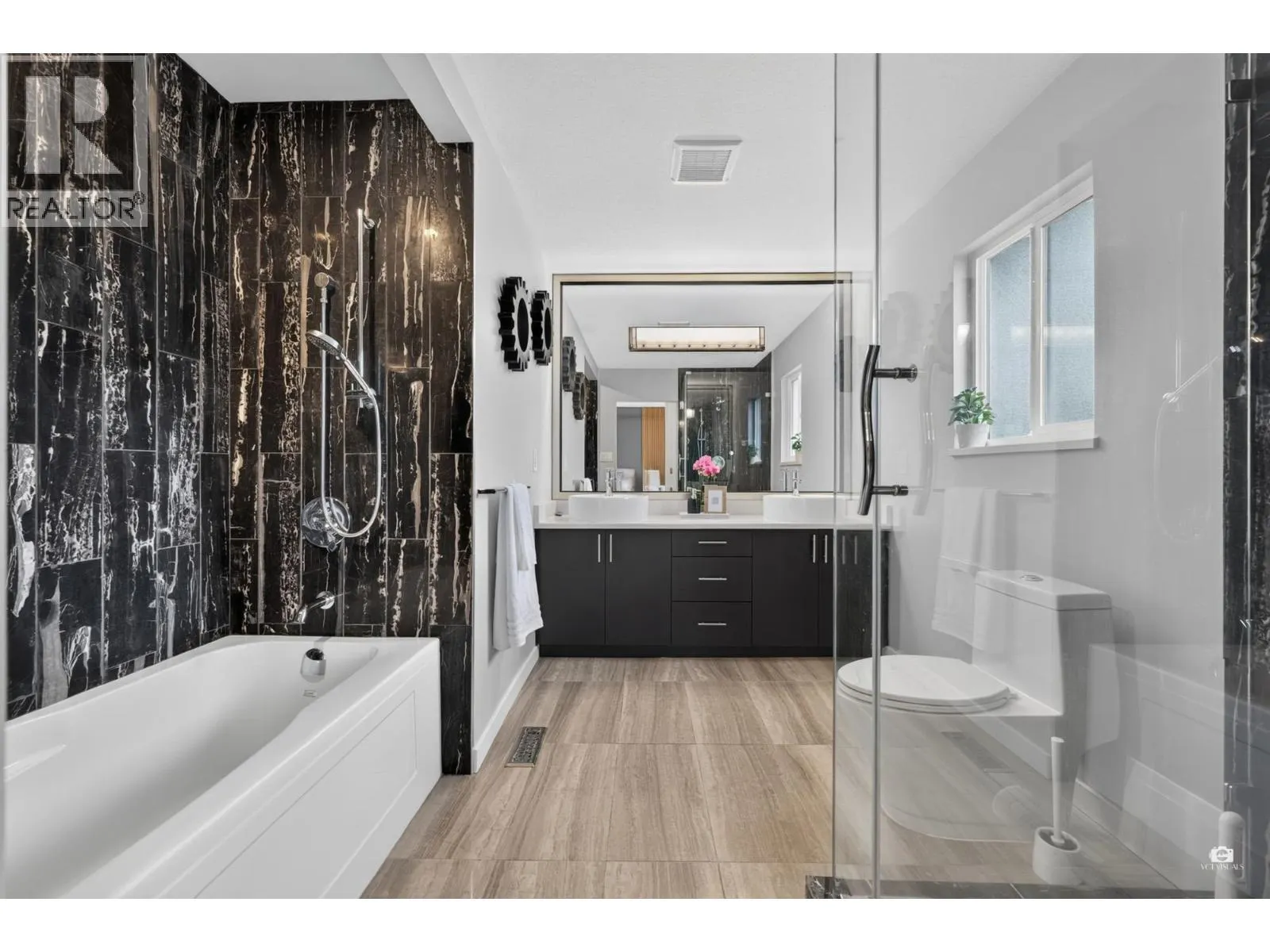 2550 RAVEN COURT