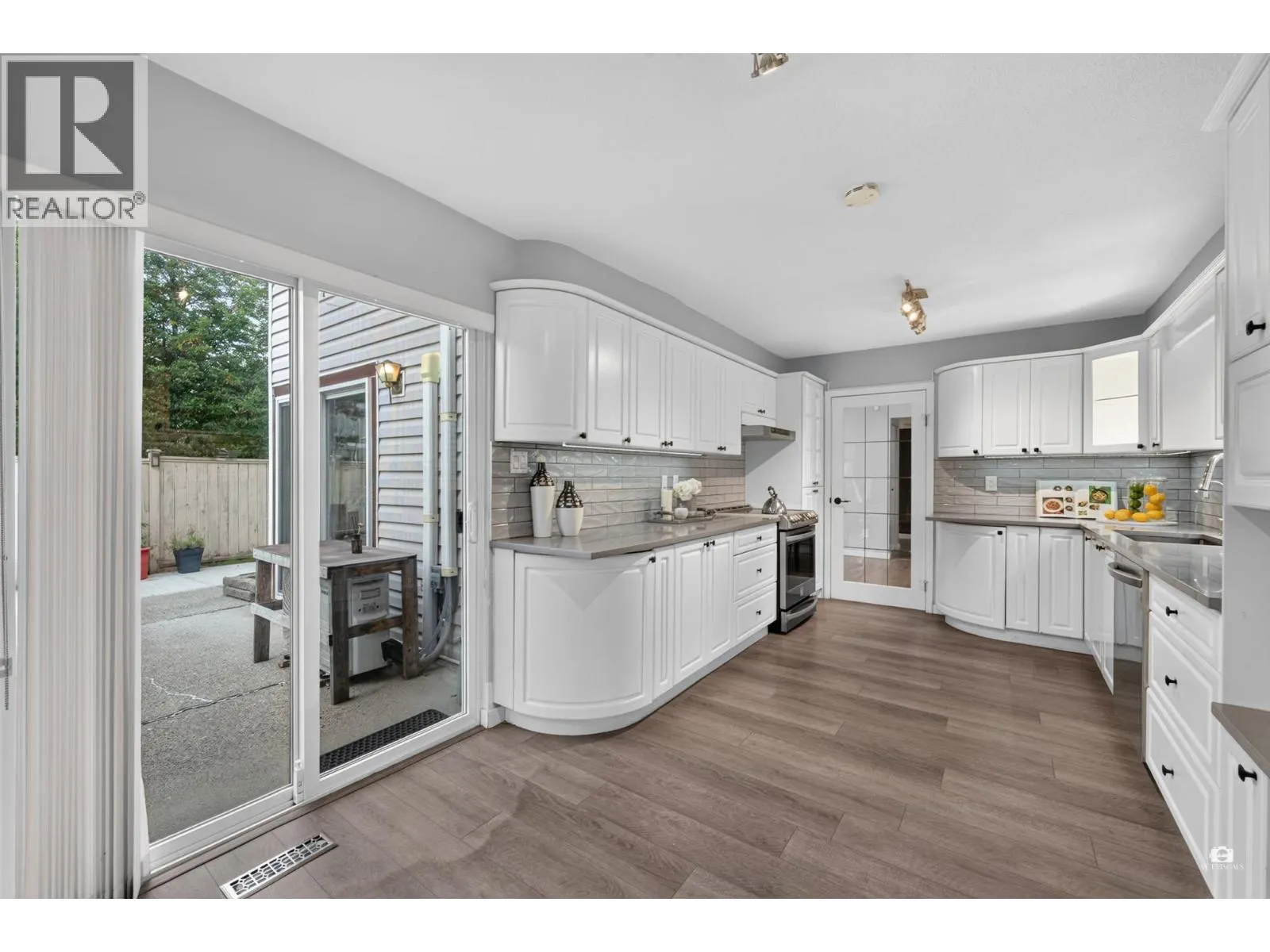 2550 RAVEN COURT