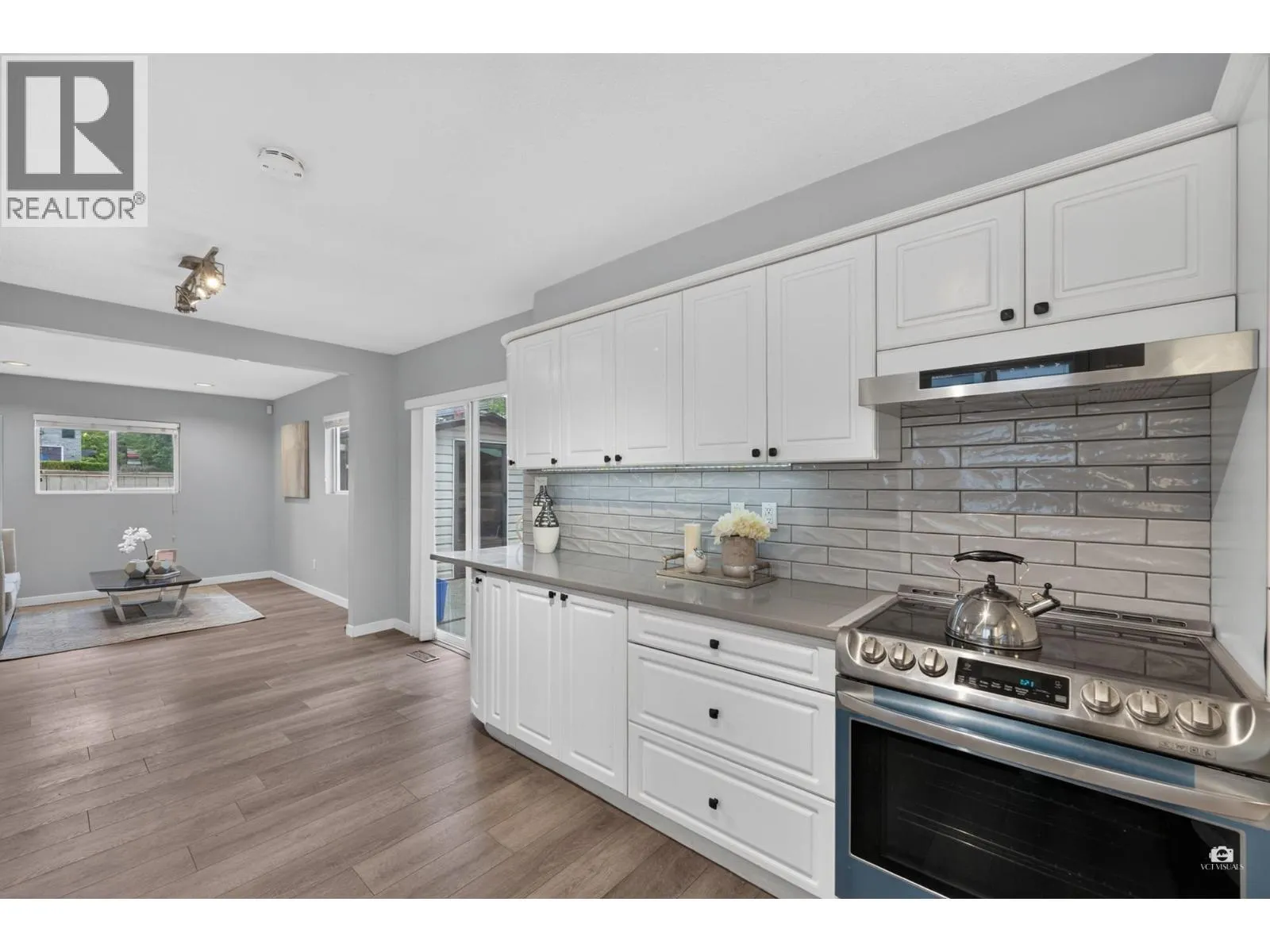 2550 RAVEN COURT