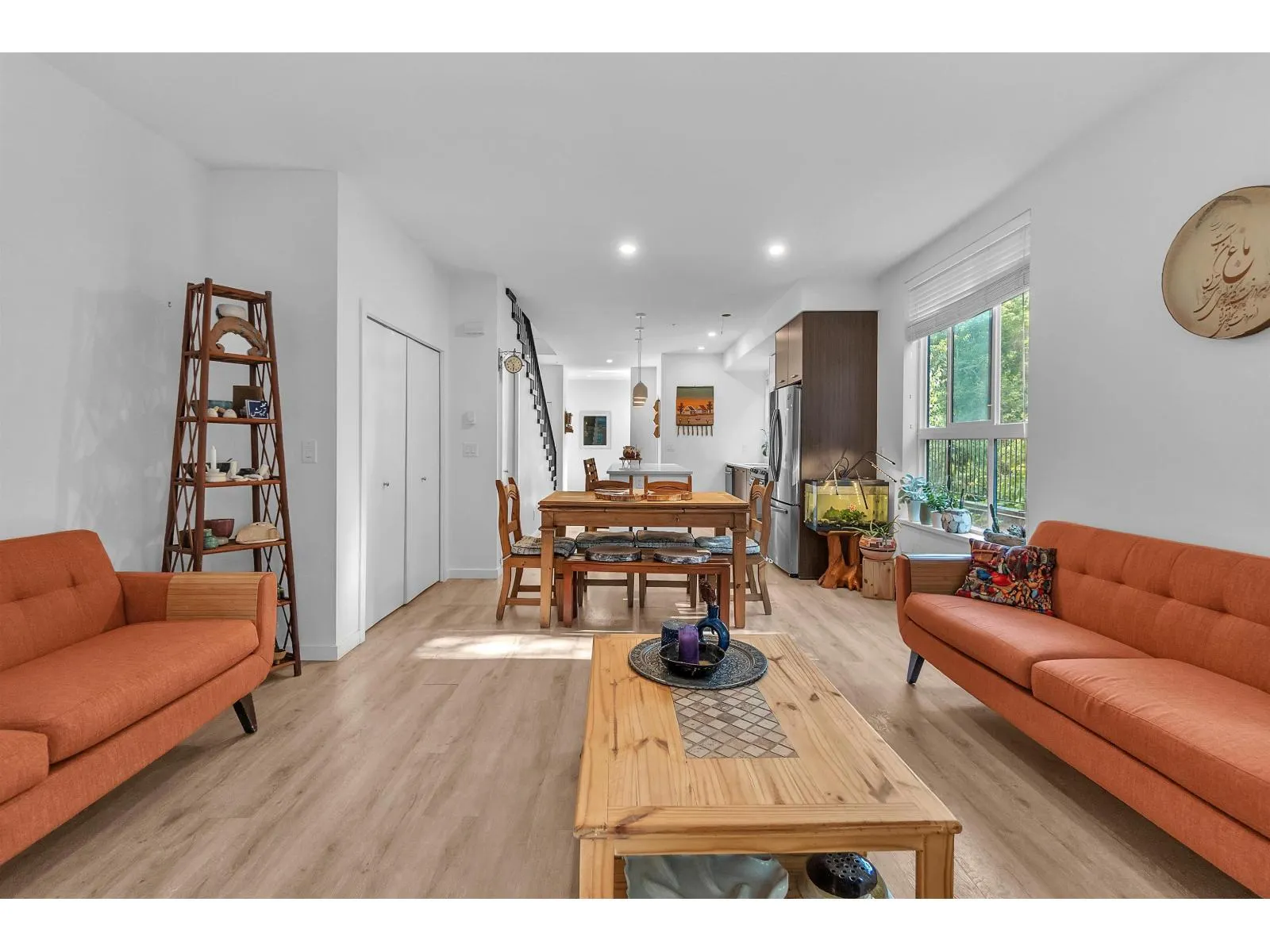 B210 20087 68 AVENUE
