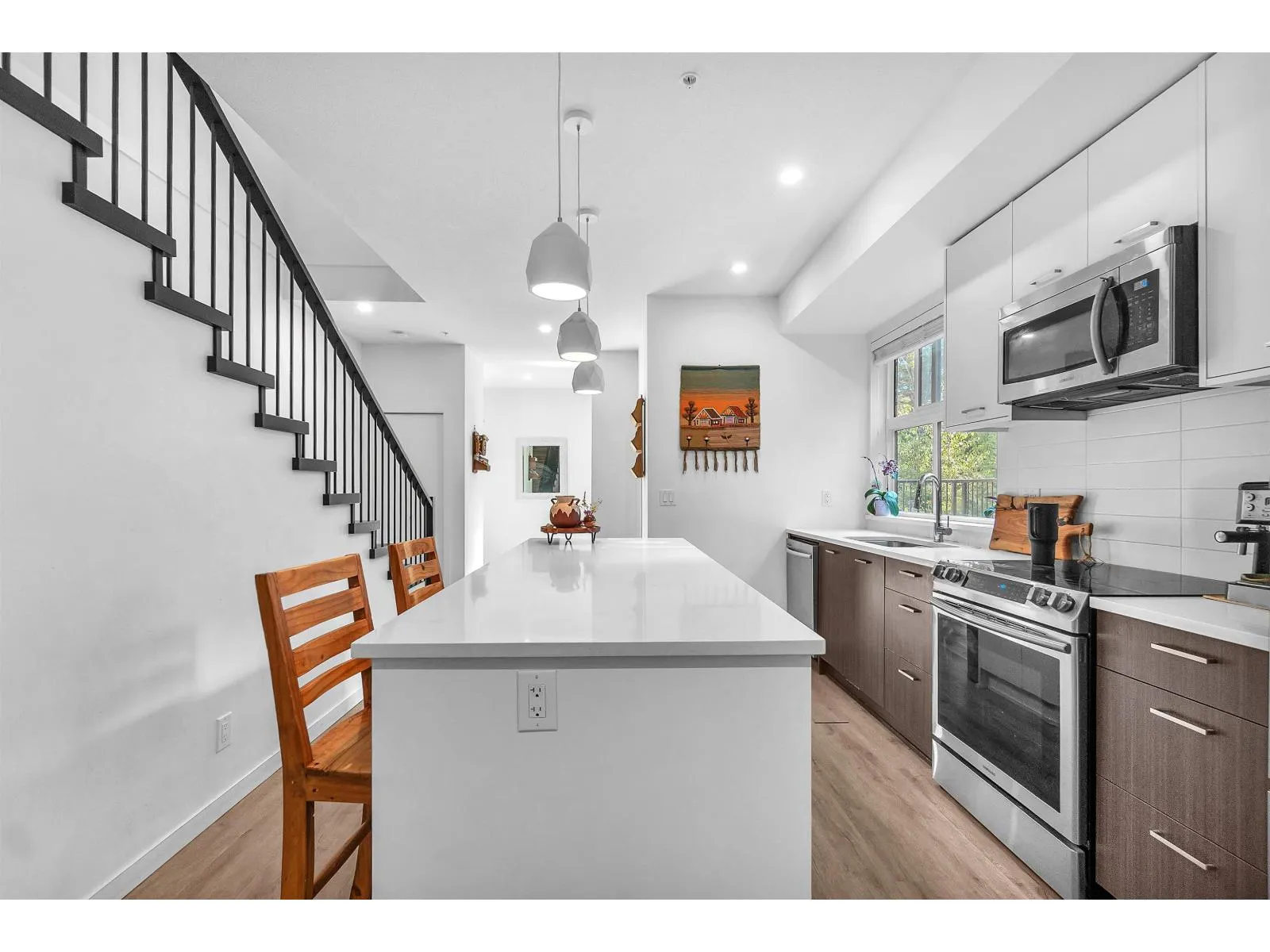 B210 20087 68 AVENUE